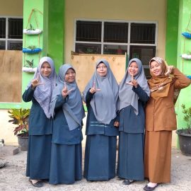 Guru dan Tenaga Kependidikan Guru dan Tenaga Kependidikan